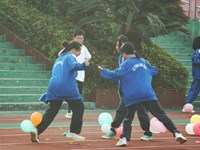 我校举行高三心理拓展活动